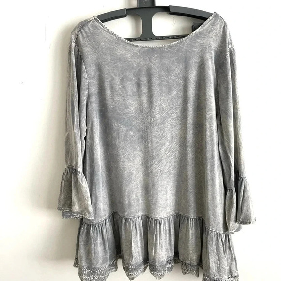 Altar’d State  Gray Ruffle  Open Back Tunic Blouse  M - Picture 1 of 5